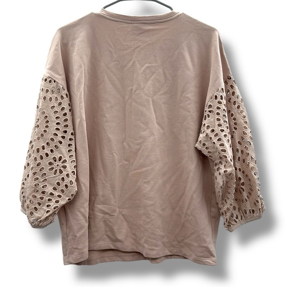 A New Day Taupe‎ Eyelet Sleeve Sweatshirt Women’s Size XL Pullover Casual - Picture 3 of 6